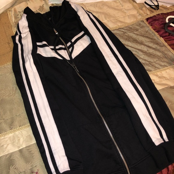 Longline Sweater w/ 2 Way Zipper - Picture 11 of 12